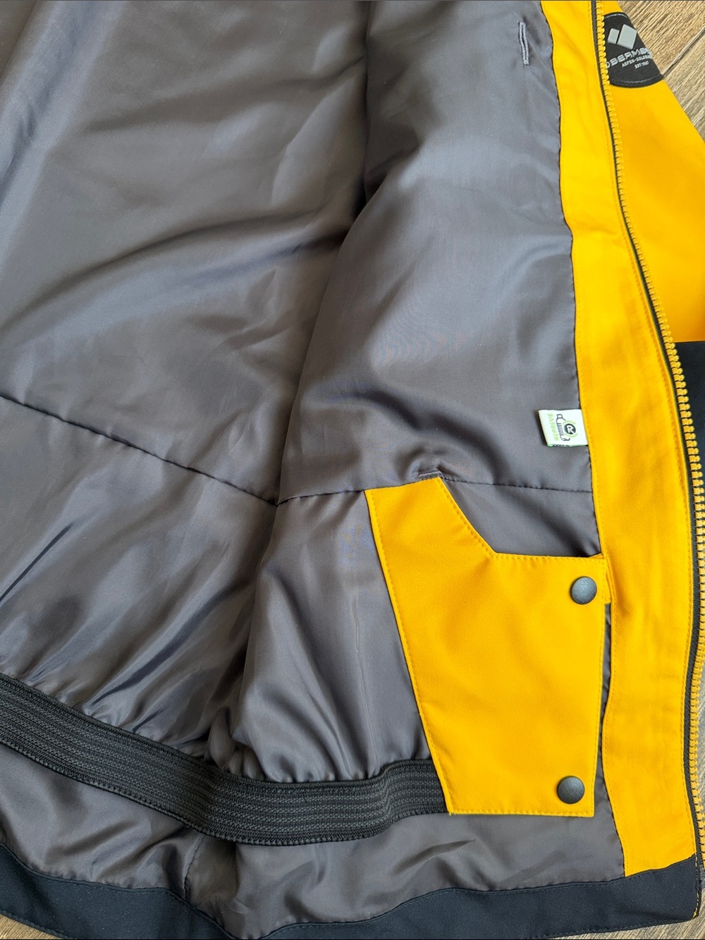 Obermeyer Boys’ Ronan Yellow 3-in-1 Component Shell Jacket with Insulated Vest-M - Picture 6 of 13